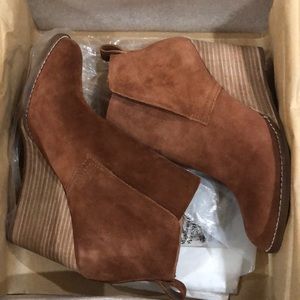 Lucky. Rand Wedge Suede Booties